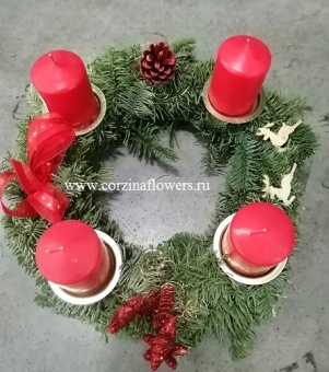 Рождественский венок из хвои красный со свечами SR80
