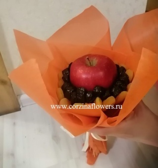 Букет Яблочная роза https://corzinaflowers.ru/catalog/bukety_iz_tsvetov_fruktov_ovoshchey_i_dr/1242/